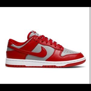 Nike Dunk Low
Retro Medium Grey Varsity Red UNLV (2021)